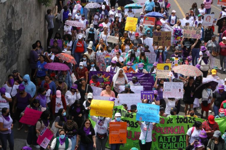 Mujeres hondureñas conmemoran su día en escenarios de violencia y  violaciones a sus derechos